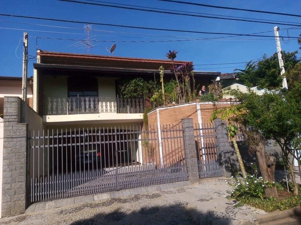 Casa para Venda em Valinhos / SP no bairro Jardim Celani